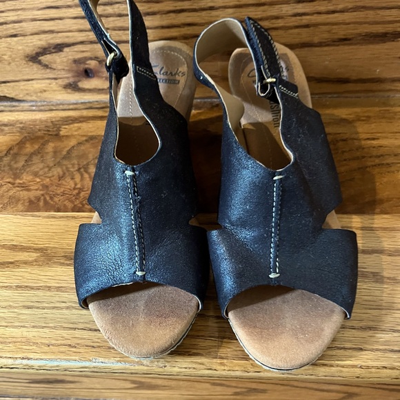 Clarks Black Suede Sandals Size 7 Wide - Picture 6 of 7